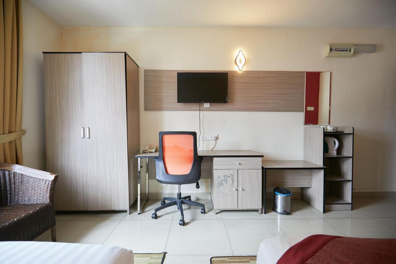 Dolphin Hotel, Chow Kit Kuala Lumpur Zewnętrze zdjęcie